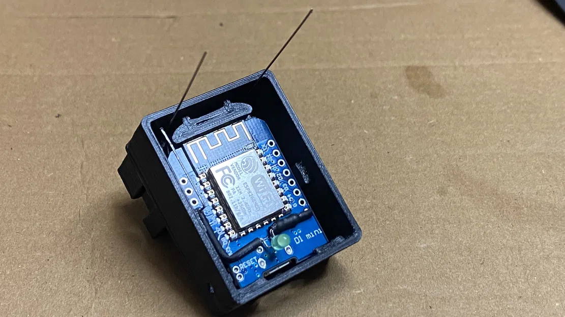 Vỏ bảo vệ / Giá đỡ cảm biến (Reed switch) cho đồng hồ gas Heitland - Image 2