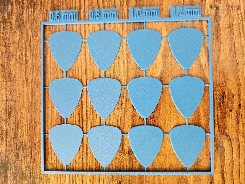 Bộ phím gảy đàn Guitar in 3D tiện lợi (Guitar Pick Kit Card) - Image 1
