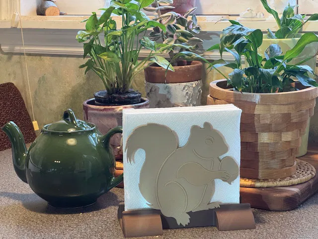 Giá Đựng Khăn Giấy Hình Chú Sóc - Image 7