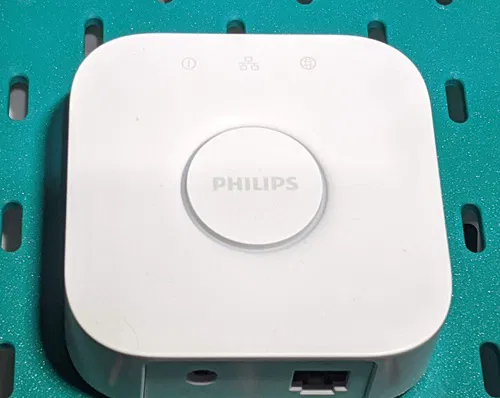 Ngàm gắn Skadis cho Philips Hue Bridge / Bridge Pro Hub - Image 10