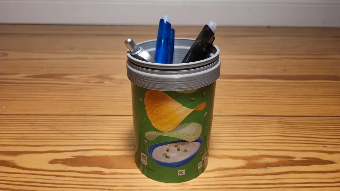 Ống cắm bút từ lon Pringles – Tái chế DIY - Image 2