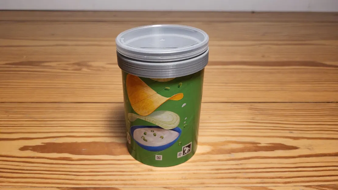 Ống cắm bút từ lon Pringles – Tái chế DIY - Image 3