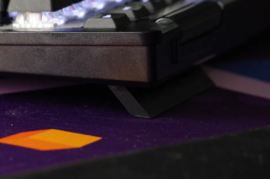 Chân đế thay thế cho bàn phím EVGA Z15 - Image 1