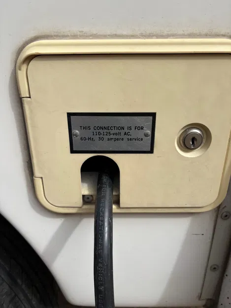 Miếng chặn khe hở lỗ dây điện cho xe Camper - Image 3