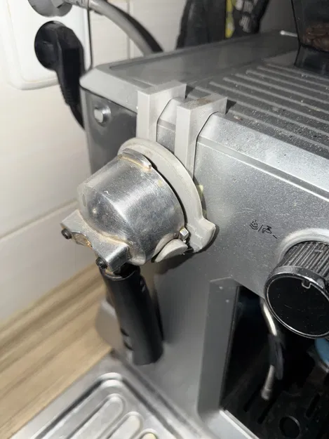 Giá treo tay cầm máy pha cà phê Hyundai EM 7301 tiện lợi - Image 1