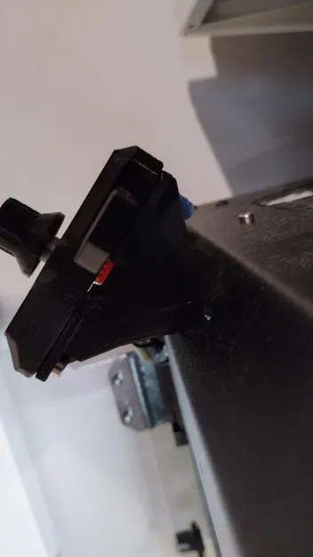 Giá đỡ màn hình LCD trên nóc hộp máy Prusa MK4 - Image 1