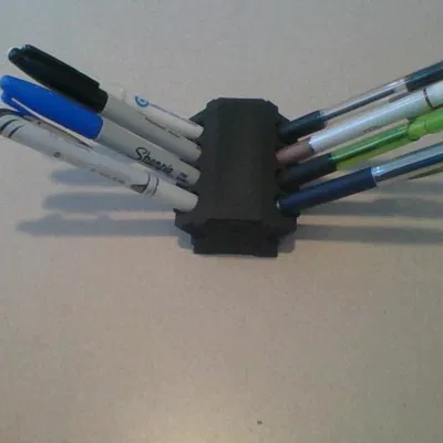 Khay cắm bút hình khối động cơ V8 độc đáo cho bàn làm việc