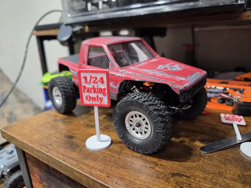 Biển báo Parking Only tỉ lệ 1/24 cho mô hình RC - Image 1