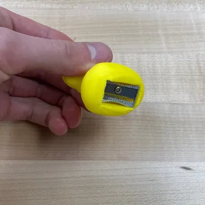 Móc khóa gọt bút chì hình chú vịt