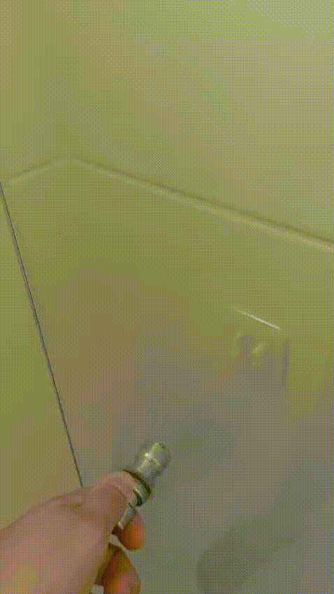 Chốt chặn tay nắm cửa phòng tắm