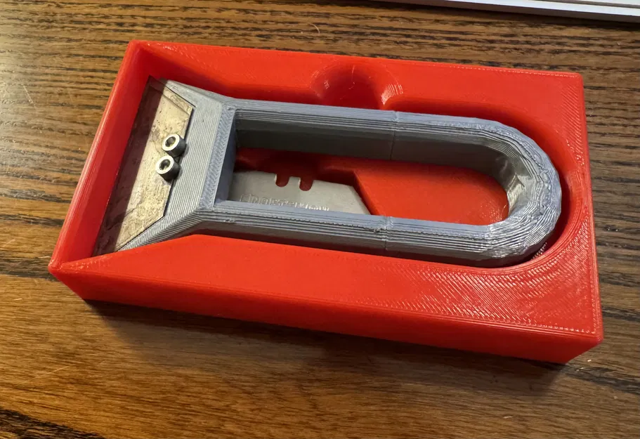 Dụng cụ cạo cầm tay Utility Knife với Heat-set Inserts cải tiến - Image 1