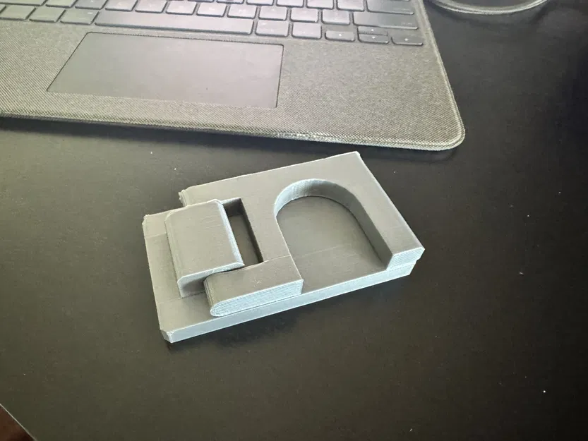 Giá treo chổi/cây lau nhà (Không cần phụ kiện) - Image 1