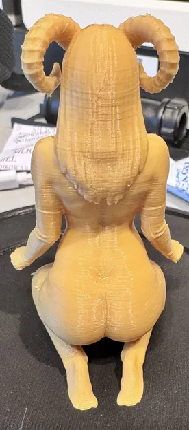 Tượng Nữ Quỷ Có Sừng (Horned Demoness Sculpture) - Image 4