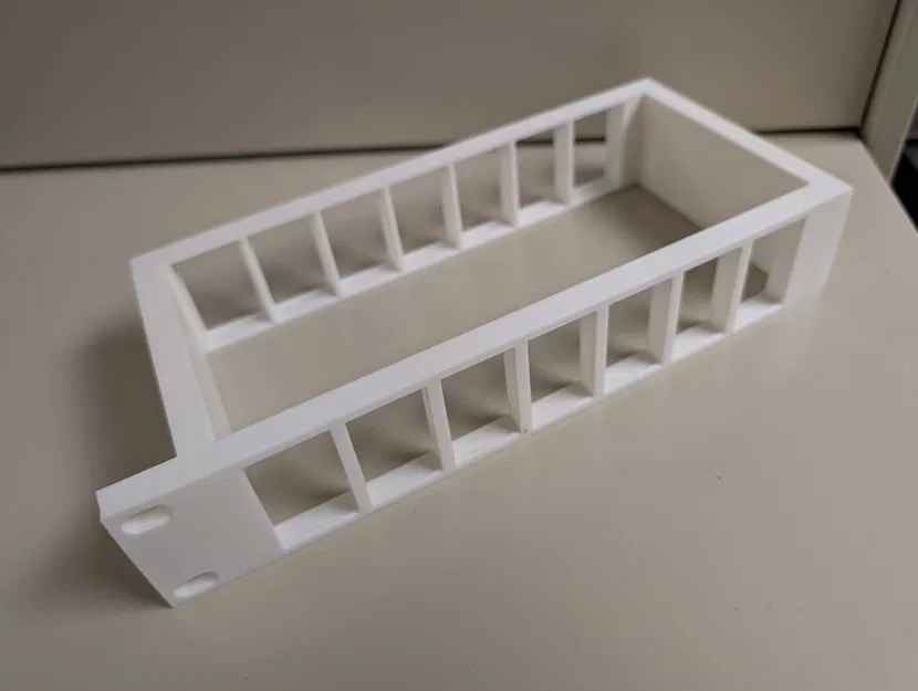 Khay gắn Rack 7 vị trí cho Unifi PoE Over 2-Wire Retrofit Extender - Image 1