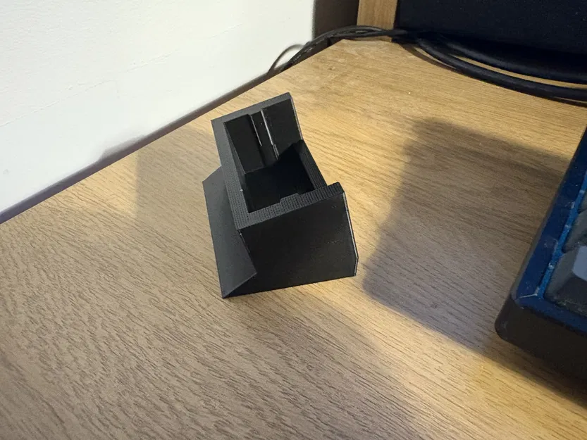 Đế để bàn 3D cho bộ đàm Inrico S200 gọn gàng, tiện lợi - Image 1