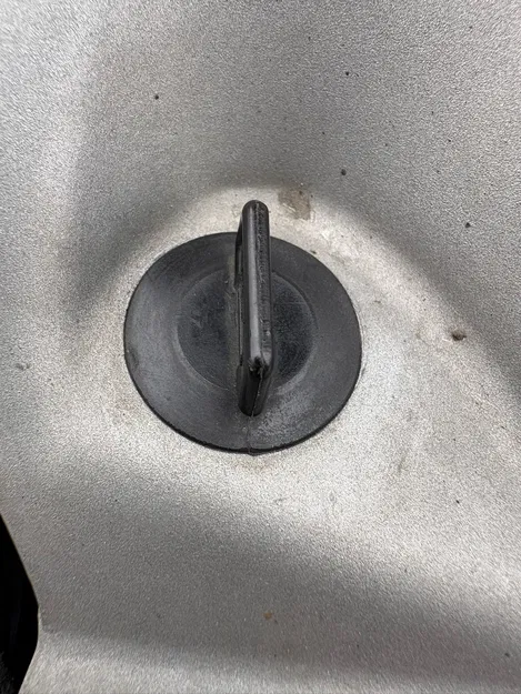 Nút gài thay thế cho xe hơi (Replacement plug for car) in 3D - Image 3