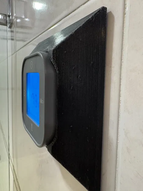 Giá treo đồng hồ báo thức gắn tường tiện lợi và linh hoạt - Image 1