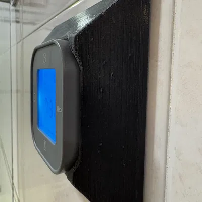 Giá treo đồng hồ báo thức gắn tường tiện lợi và linh hoạt