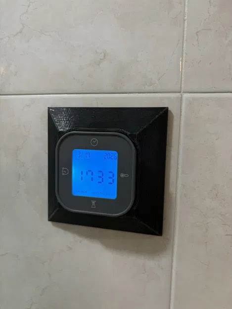 Giá treo đồng hồ báo thức gắn tường tiện lợi và linh hoạt - Image 2