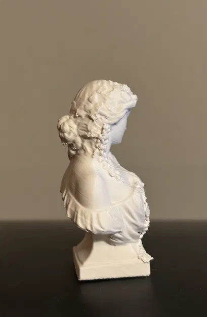 Tượng cô gái dây leo rượu vang trang trí nghệ thuật - Image 1