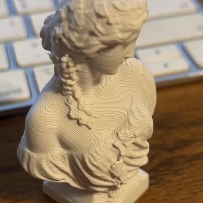 Tượng cô gái dây leo rượu vang trang trí nghệ thuật