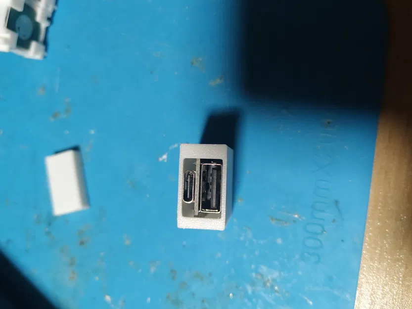 Vỏ hộp in 3D cho module sạc dự phòng pin 18650 DIY - Image 1