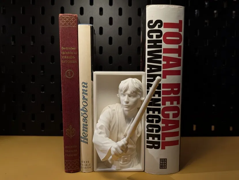 Luke Skywalker Book Nook (Mô hình giá đỡ sách Star Wars) - Image 1