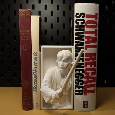 Luke Skywalker Book Nook (Mô hình giá đỡ sách Star Wars)