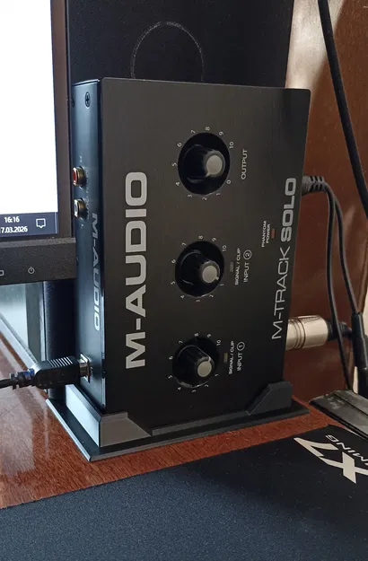 Chân đế dựng đứng (Stand) cho M-Audio M-Track Solo - Image 1