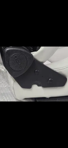 Ốp che núm xoay ngả lưng ghế Audi R7s - Image 1