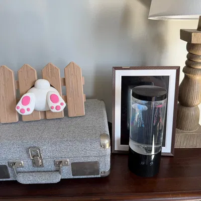 Mô hình thỏ chui hàng rào trang trí cực dễ thương cho ngày Phục sinh