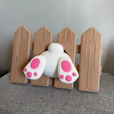 Mô hình thỏ chui hàng rào trang trí cực dễ thương cho ngày Phục sinh