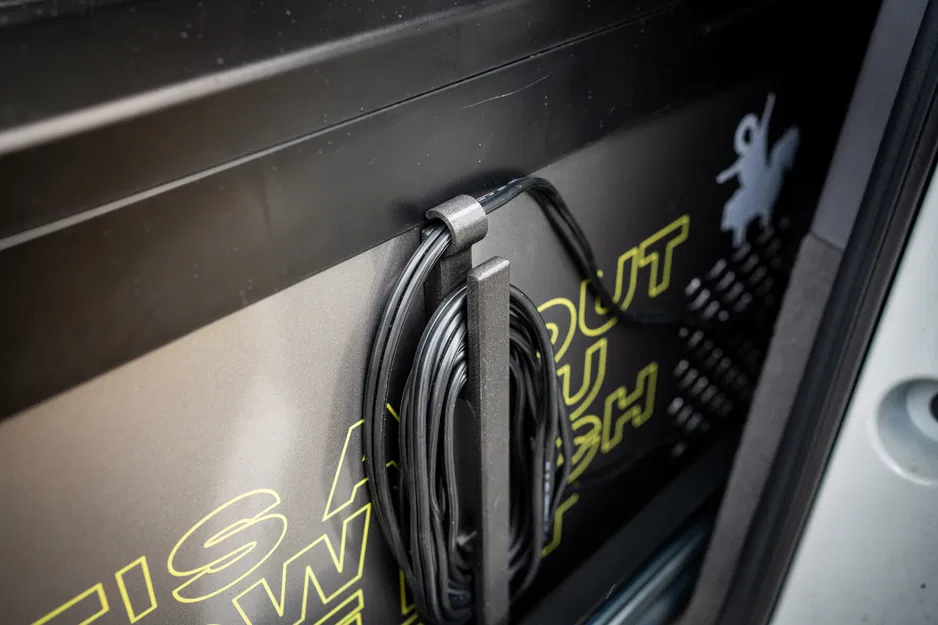 Bộ kẹp gọn dây cáp nam châm (Magnetic Cleat Cable Organizer) - Image 2