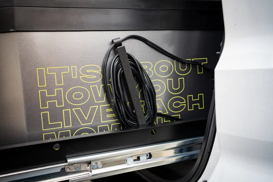 Bộ kẹp gọn dây cáp nam châm (Magnetic Cleat Cable Organizer) - Image 6