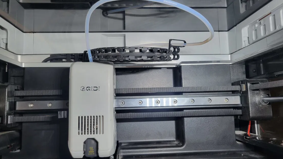 Kẹp giữ ống PTFE và cố định xích cáp cho Qidi Q2 Riser (V1) - Image 1