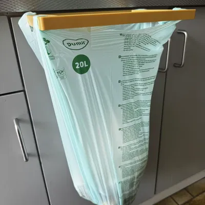 Giá treo túi tiện lợi cho cánh cửa tủ bếp