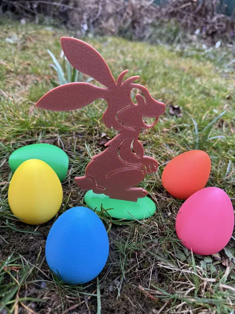 Chú thỏ Phục sinh trên bệ đứng - Image 1