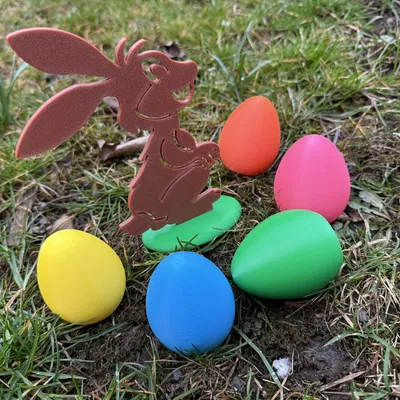 Chú thỏ Phục sinh trên bệ đứng