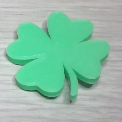 Nút cài hình cỏ ba lá (Shamrock Button)