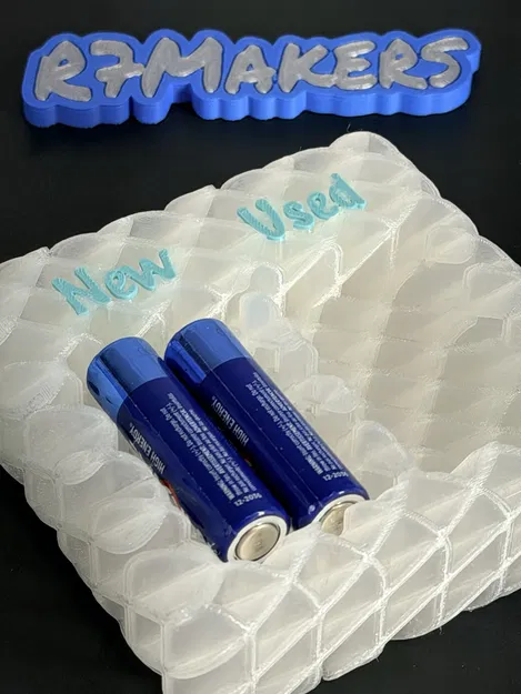 Khay đựng pin AA/AAA R7 Lattice | Phụ kiện cho Studio & Sân khấu | R7 Makers - Image 1