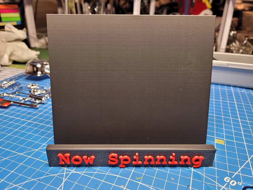 Giá đỡ đĩa than Vinyl Record Stand kèm bảng tên trang trí - Image 1