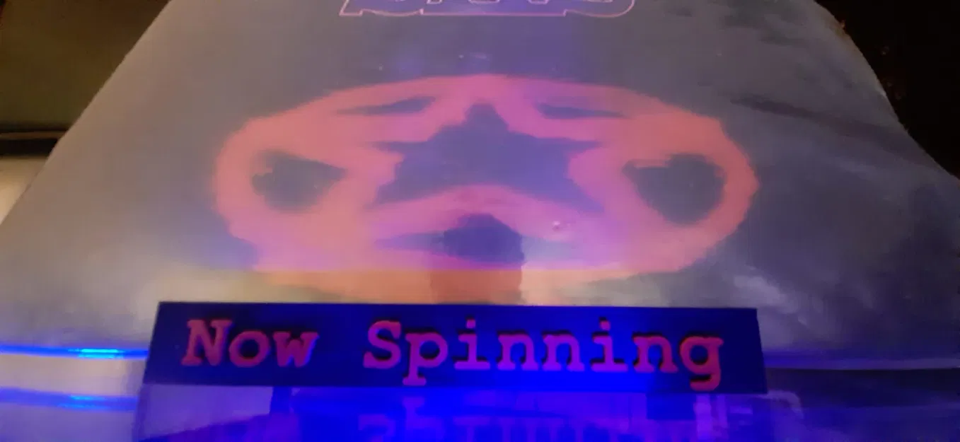 Giá đỡ đĩa than Vinyl Record Stand kèm bảng tên trang trí - Image 4