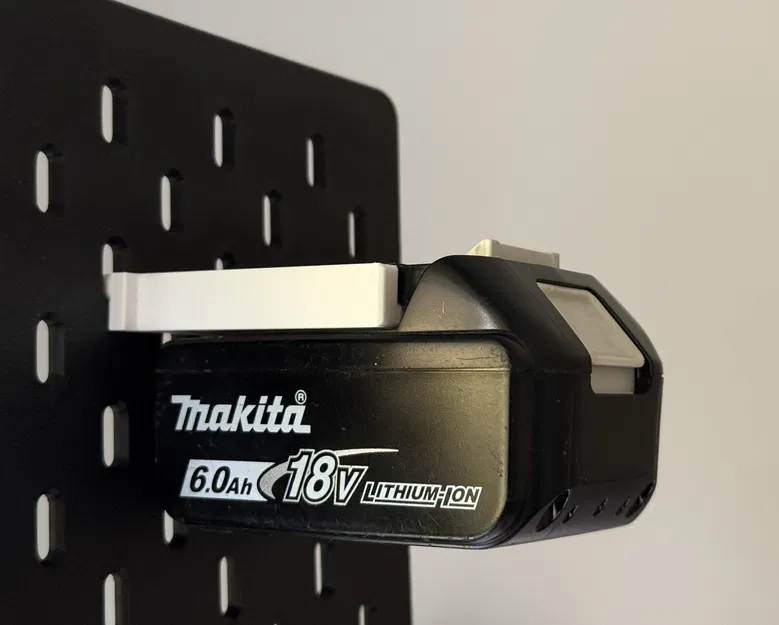 Giá treo pin Makita 18V cho bảng IKEA Skådis - Kiểu ngàm ngang tiết kiệm không gian - Image 1