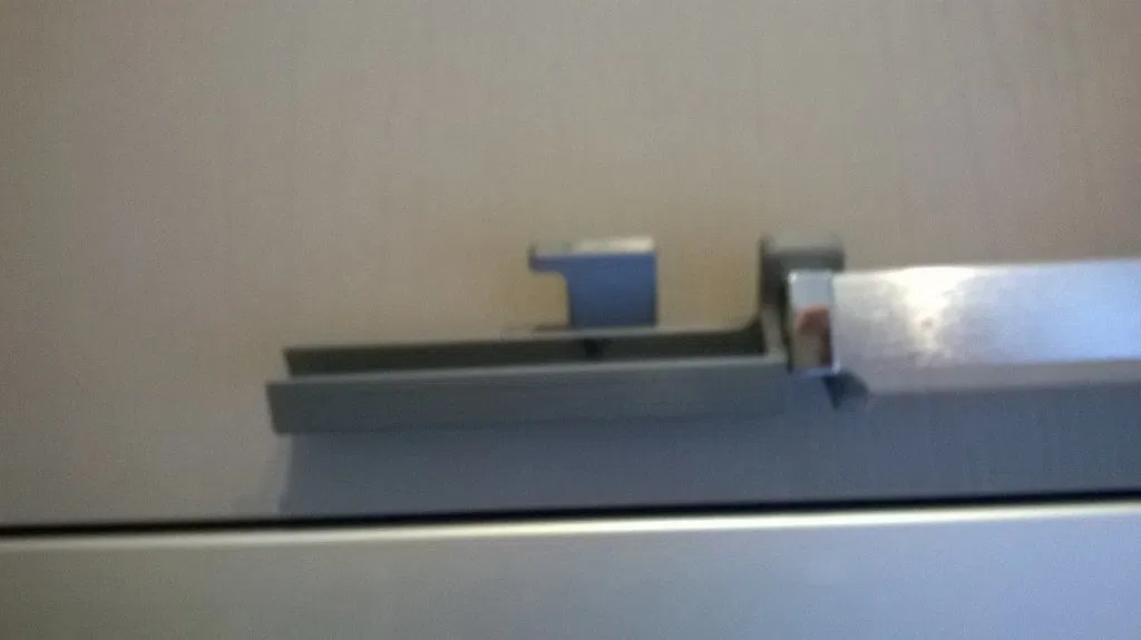 Giá đỡ máy tính bảng gắn tủ bếp V2 - Image 6