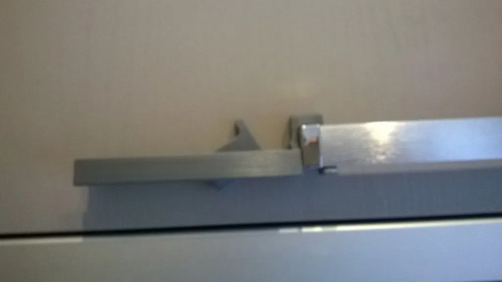 Giá đỡ máy tính bảng gắn tủ bếp V2 - Image 8