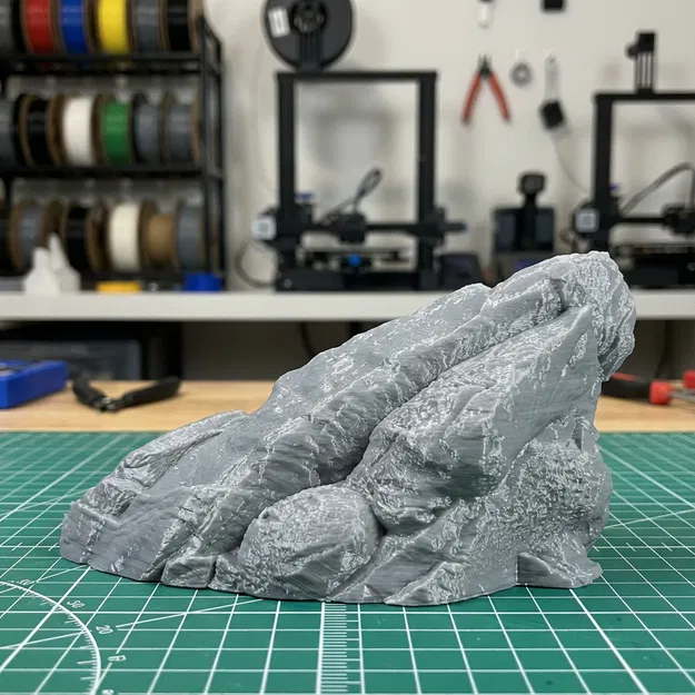 Mô hình tảng đá trang trí 10cm cho sa bàn (Rock for Miniatures) - Image 1