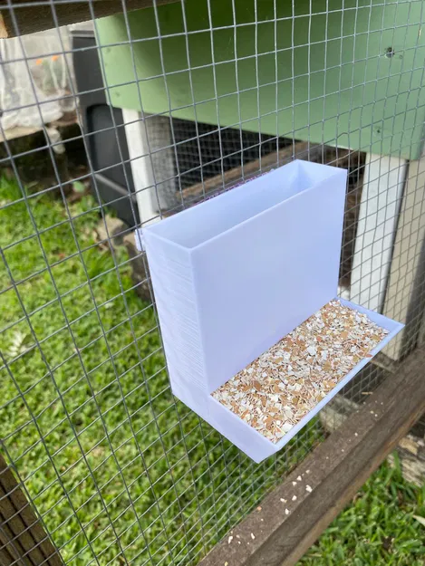 Máng Ăn / Phễu Đựng Cát Sỏi Cho Gà - Image 2