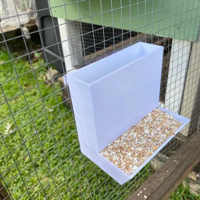 Máng Ăn / Phễu Đựng Cát Sỏi Cho Gà