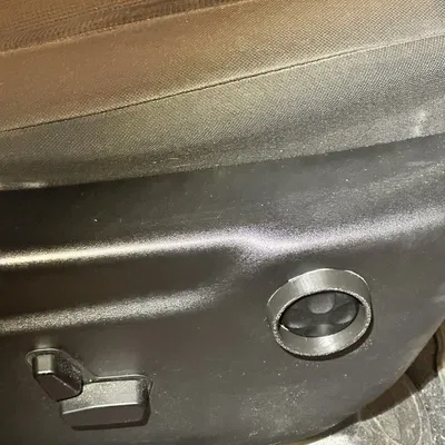 Khung bảo vệ nút điều chỉnh đệm lưng ghế cho Jeep Grand Cherokee WK2