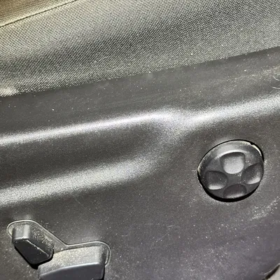 Khung bảo vệ nút điều chỉnh đệm lưng ghế cho Jeep Grand Cherokee WK2